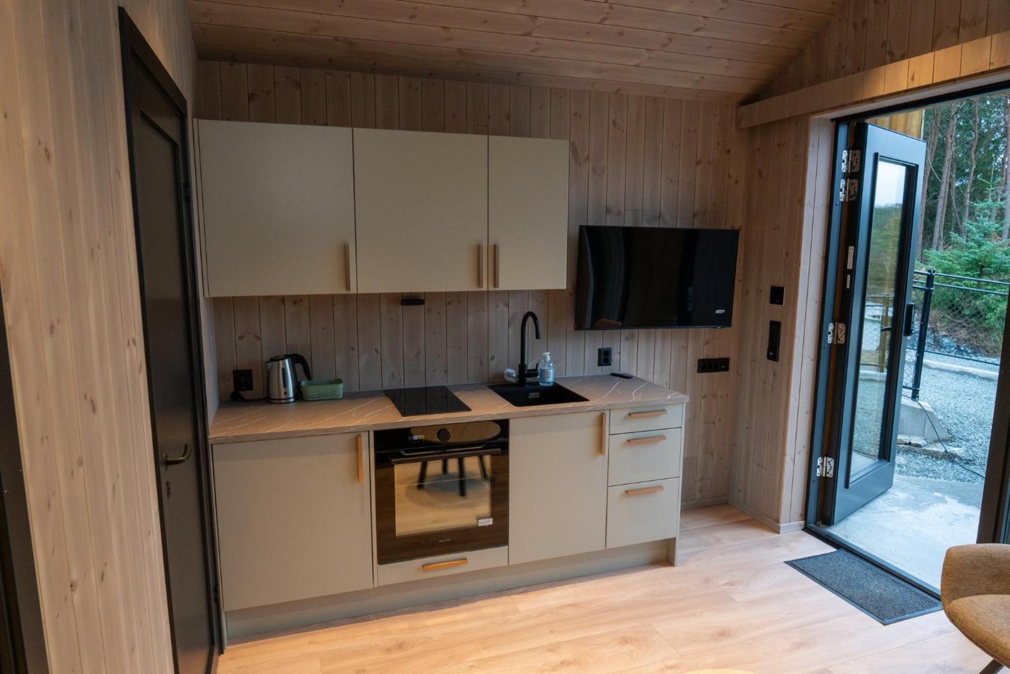 Kulleseidkanalen Gjestehamn Bomlo Exteriör bild